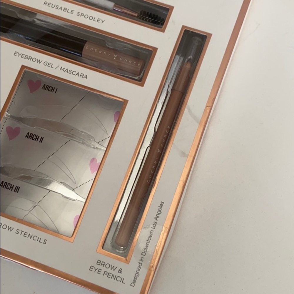 How To Brow Kit 🌟 - Picture 5 of 6